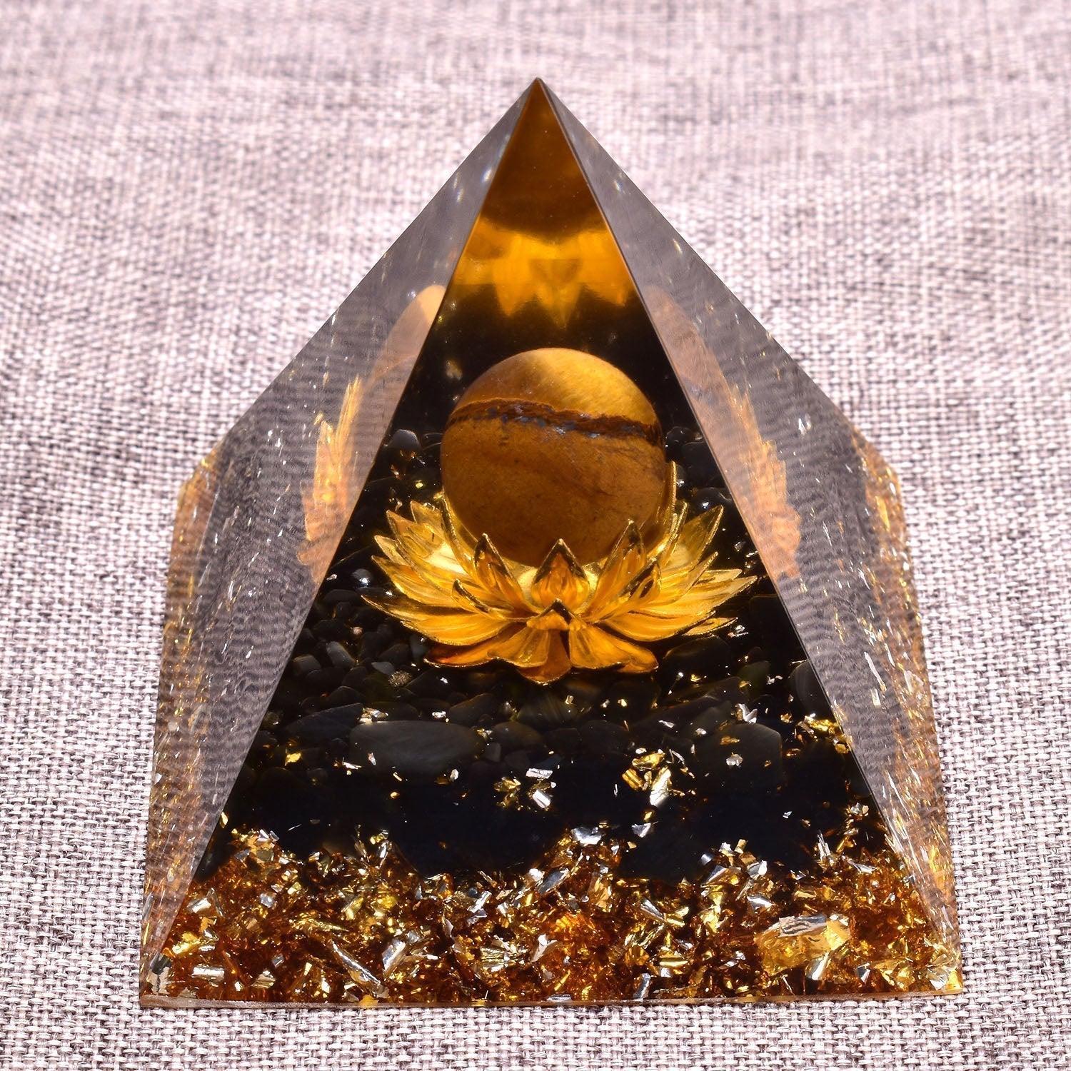 Goldene Lotus-Schutzpyramide