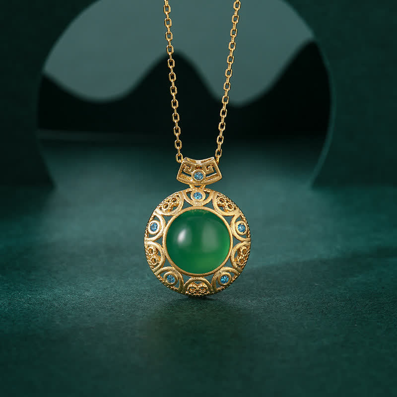 Halskette mit grünem Chalcedon und weißer Hetian-Jade