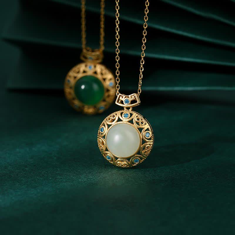 Halskette mit grünem Chalcedon und weißer Hetian-Jade