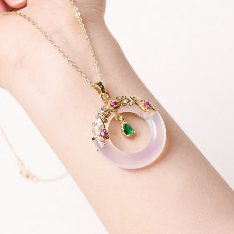 Grüne Chalcedon Peace Buckle Strength Halskette