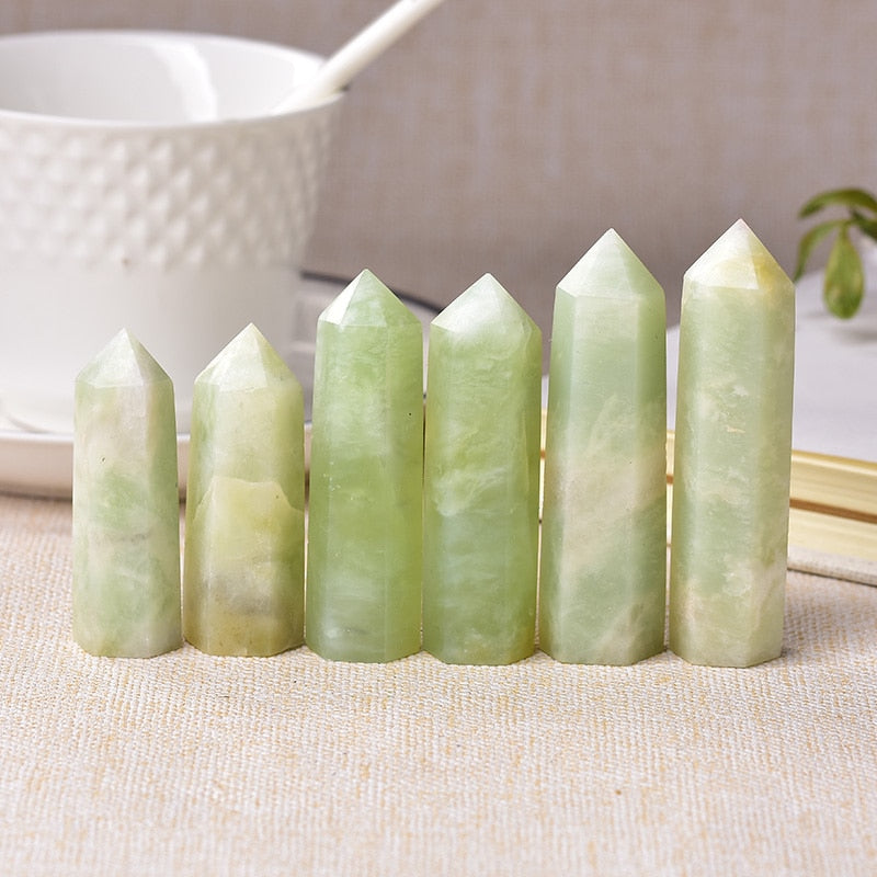 Heilturm aus grüner Jade für das Chakra-Gleichgewicht