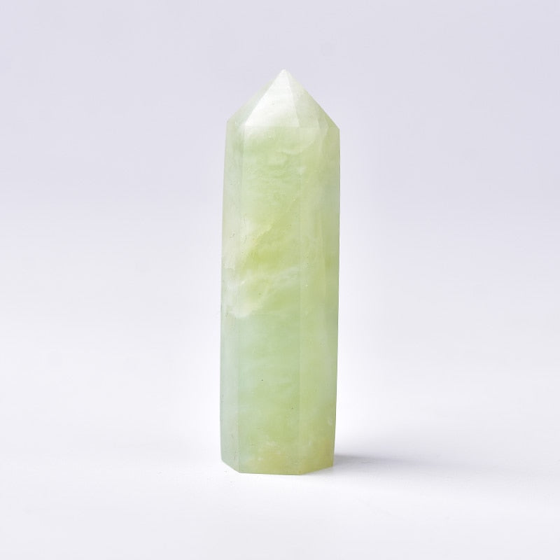 Heilturm aus grüner Jade für das Chakra-Gleichgewicht