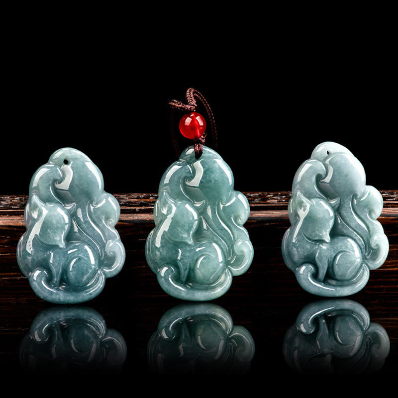 Grüne Jadekette mit neunschwänzigem Fuchsanhänger