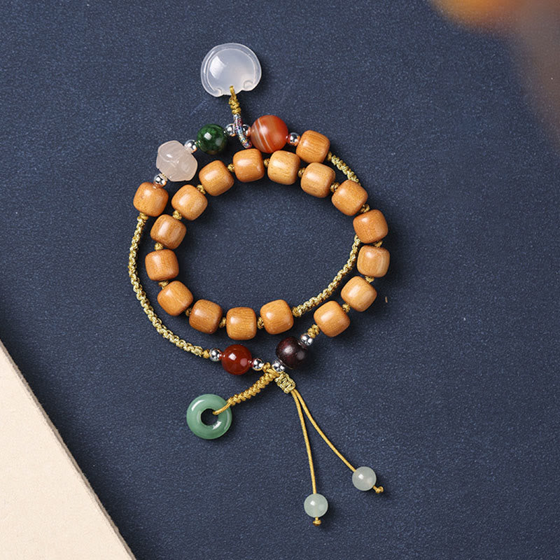 Grünes Sandelholz-Chalcedon-Armband mit Peace-Schnalle