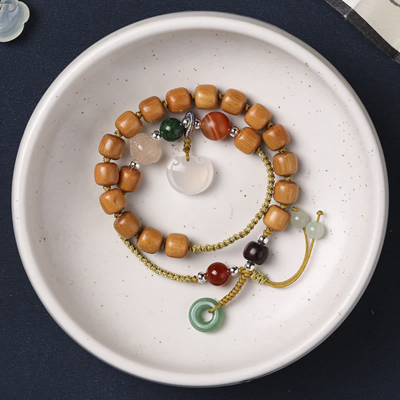 Grünes Sandelholz-Chalcedon-Armband mit Peace-Schnalle