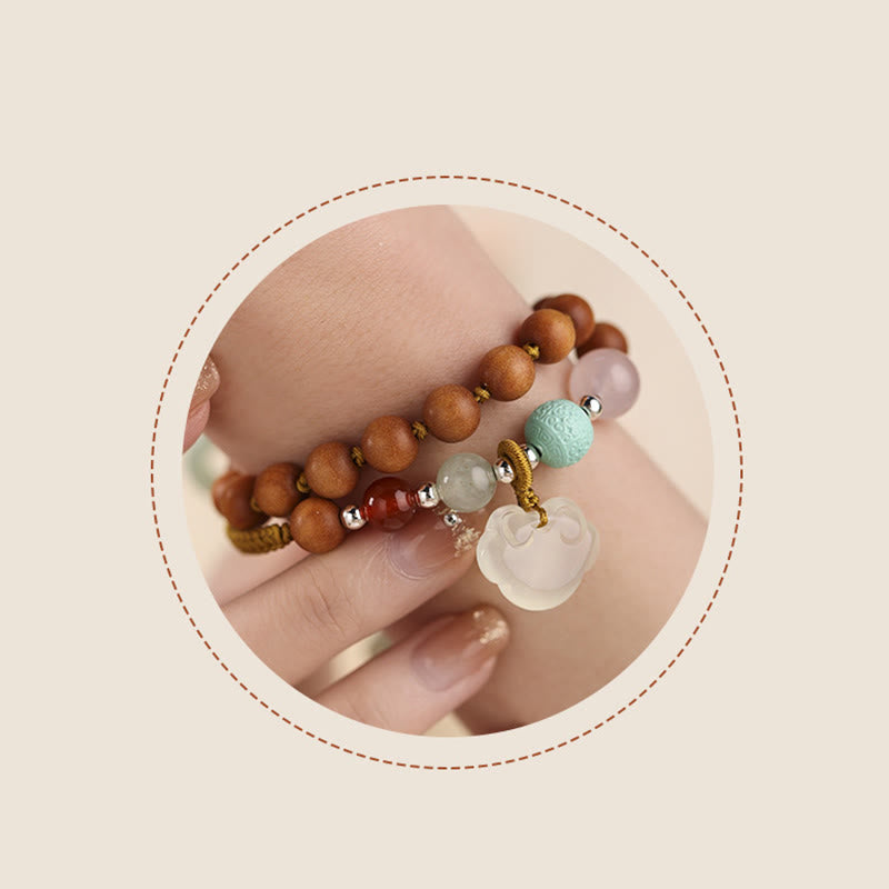 Grünes Sandelholz-Chalcedon-Armband mit Peace-Schnalle