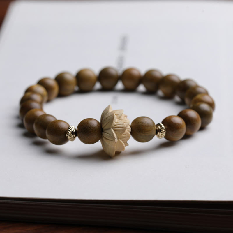Beruhigendes Armband aus grünem Sandelholz-Lotus für Ruhe und Frieden