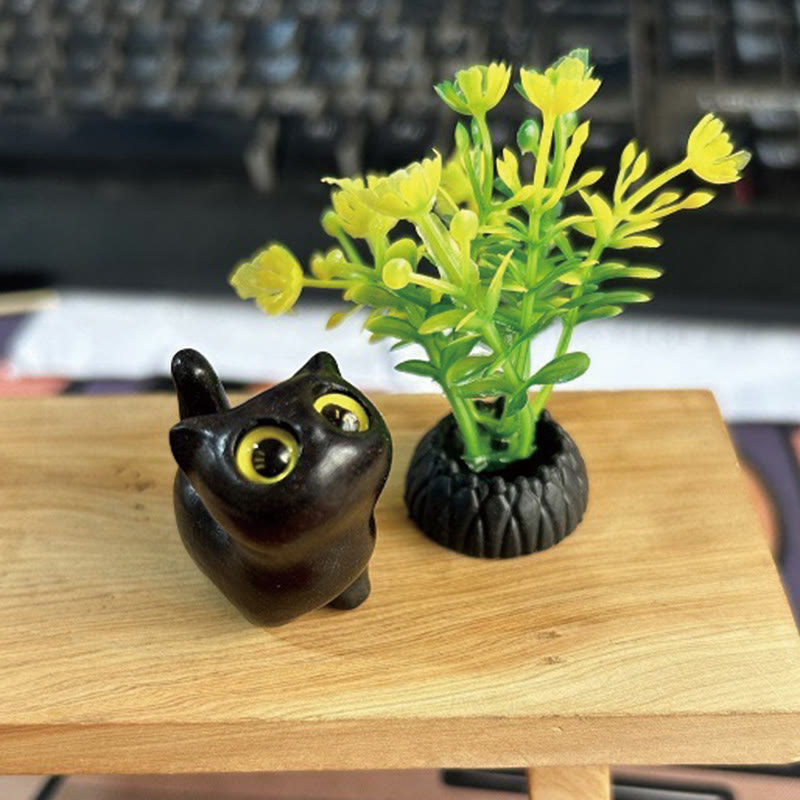 Glückskatzenfigur aus grünem Sandelholz für positive Energie