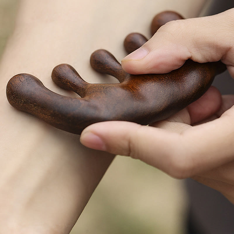 Massagekamm mit Quaste aus grünem Sandelholz für wohltuende Entspannung