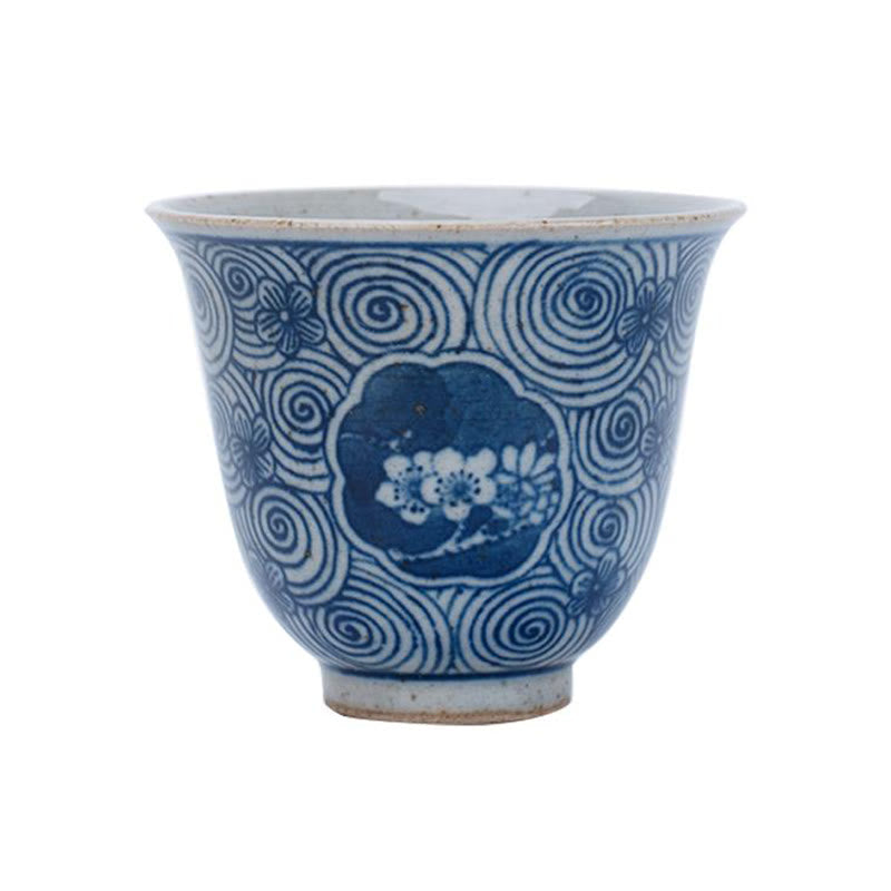 Handbemalte blau-weiße Teetasse aus Porzellan mit Lotusmotiv, 100 ml