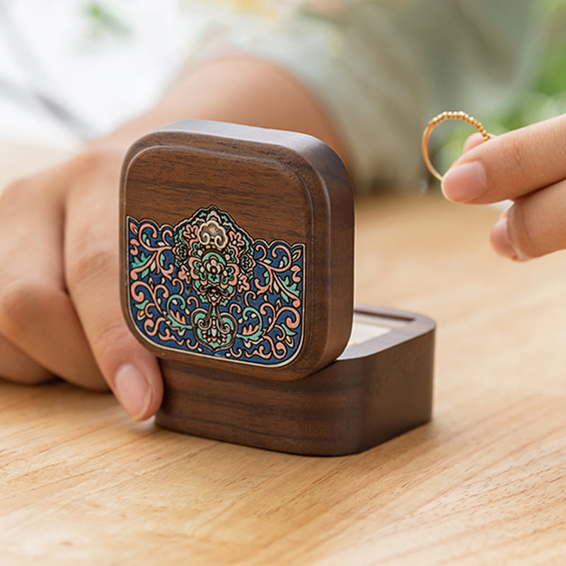 Handgemachte Ring-Schmuck-Aufbewahrungsbox aus schwarzem Walnussholz
