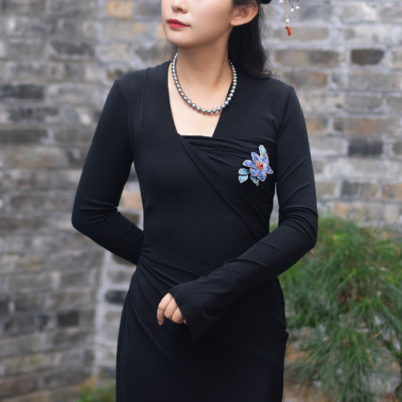 Handgefertigte blaue Blumenbrosche aus Maulbeerseide | Spiritueller Schmuck