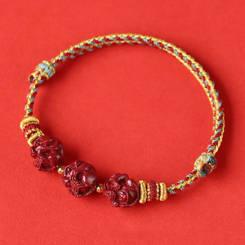 Handgefertigtes chinesisches Sternzeichen-Armband aus Zinnober mit dunkelrotem Segensband
