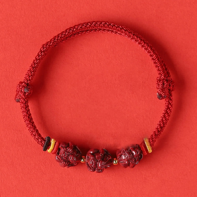Handgefertigtes chinesisches Sternzeichen-Armband aus Zinnober mit dunkelrotem Segensband