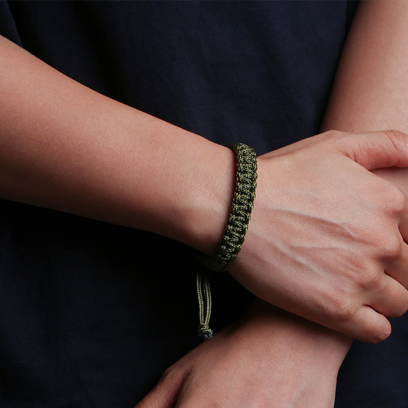 Handgemachtes buntes geflochtenes Buddha-Armband aus Seil