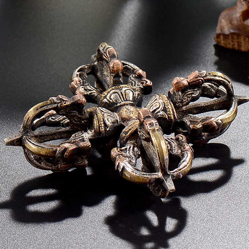 Handgefertigter Doppel-Dorje-Vajra aus Kupfer und Eisen zur Meditation
