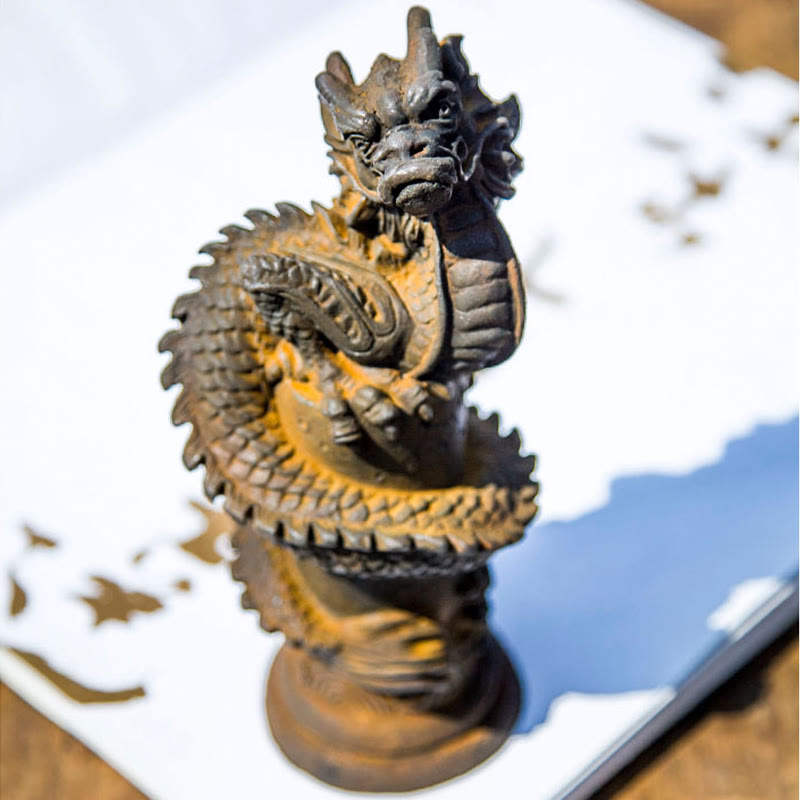 Handgefertigte fliegende Drachenstatue aus Eisenpulverharz, 20 cm
