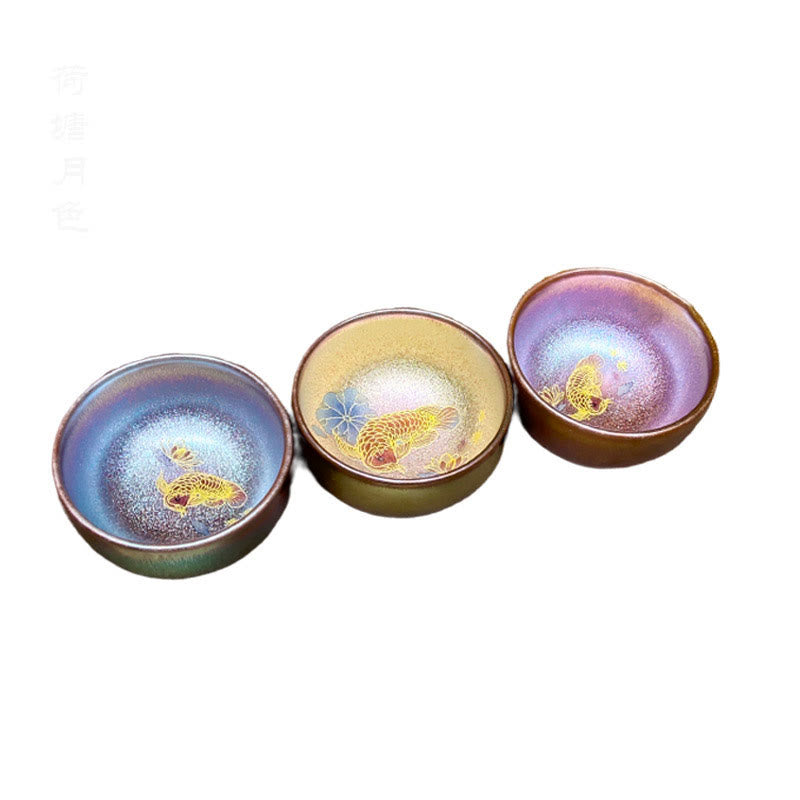 Handgefertigte Jian Zhan Teetasse aus Keramik mit Koi-Fisch und Lotusblatt, 150 ml