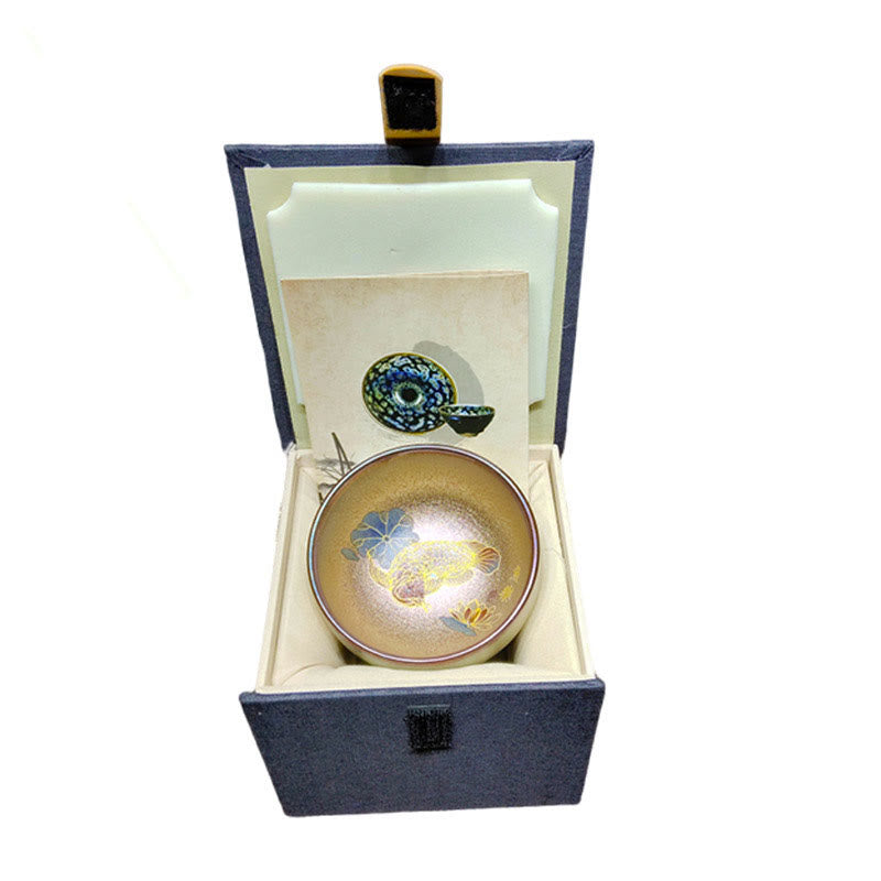 Handgefertigte Jian Zhan Teetasse aus Keramik mit Koi-Fisch und Lotusblatt, 150 ml