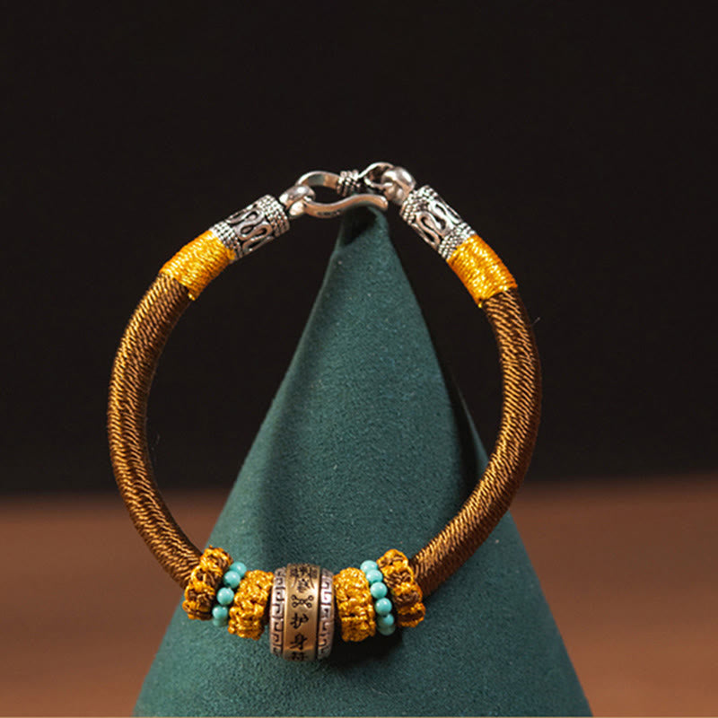 Handgemachtes King Kong Knoten Armband mit roter Schnur zum Schutz