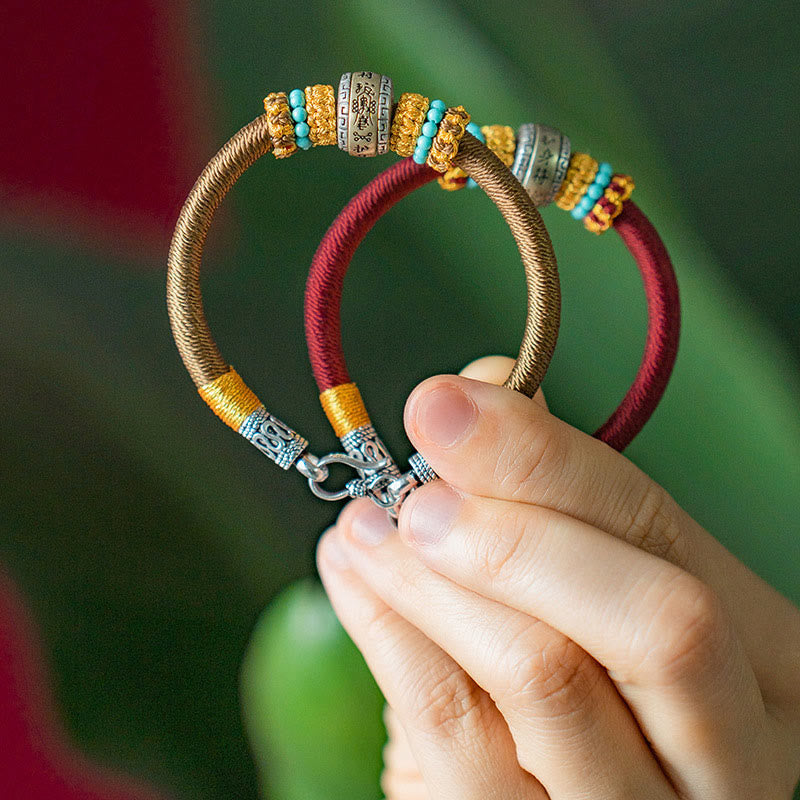 Handgemachtes King Kong Knoten Armband mit roter Schnur zum Schutz