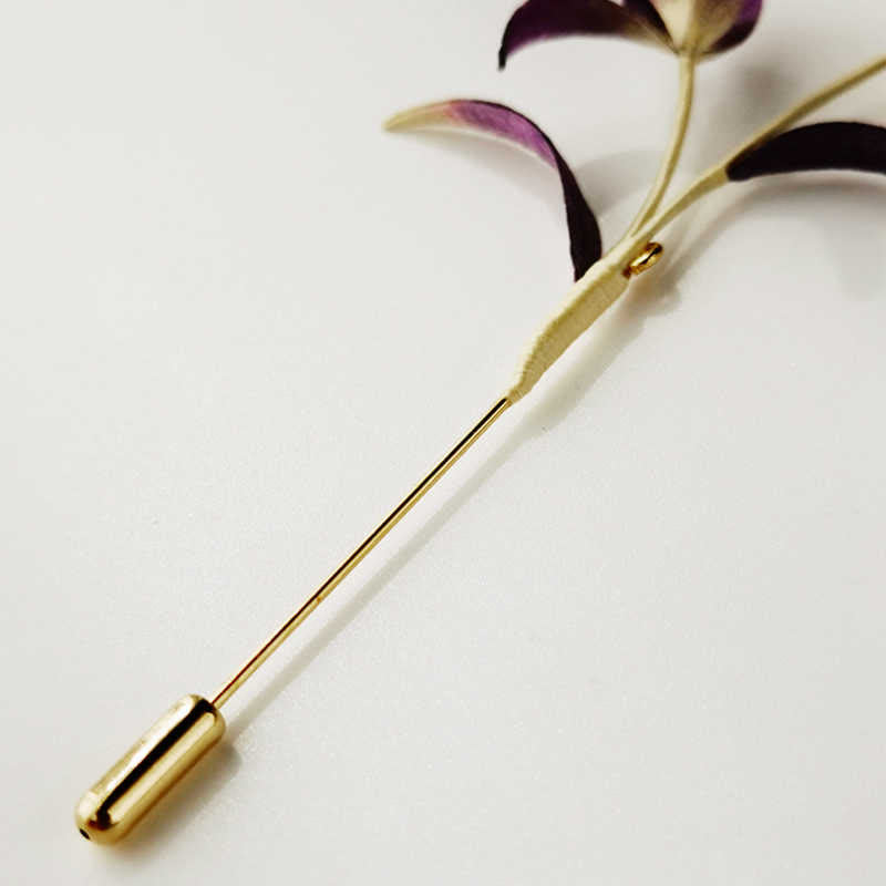 Handgefertigte Orchideenblütenbrosche aus Maulbeerseide für spirituelle Eleganz