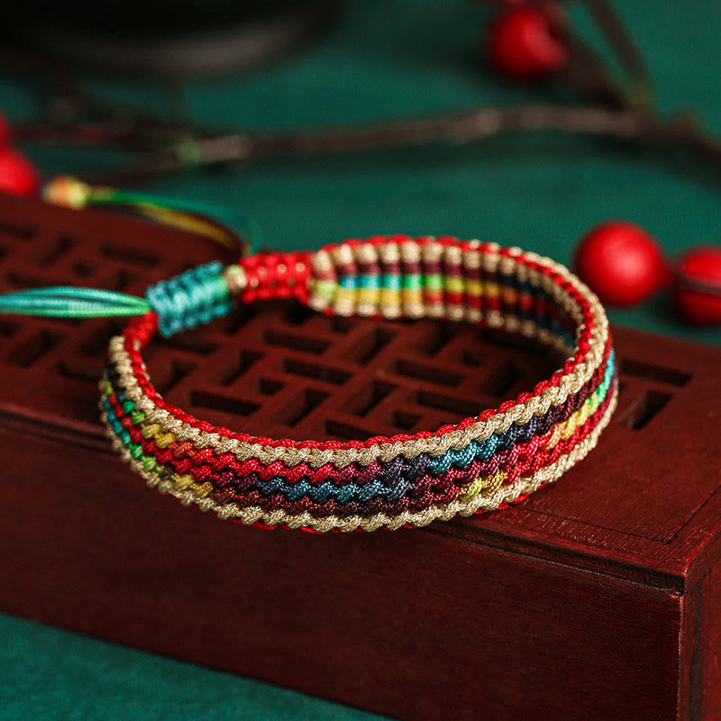 Handgefertigtes mehrfarbiges rotes Schnurarmband für Schutz und Glück