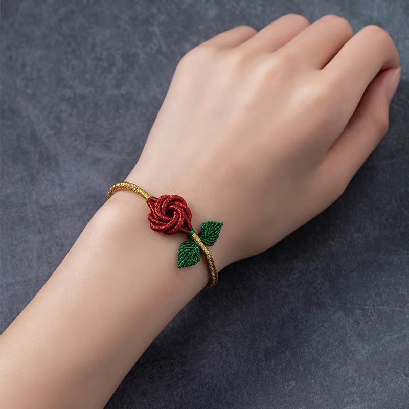Handgefertigtes rotes Schnurarmband mit achtfädigem Friedensknoten für Glück