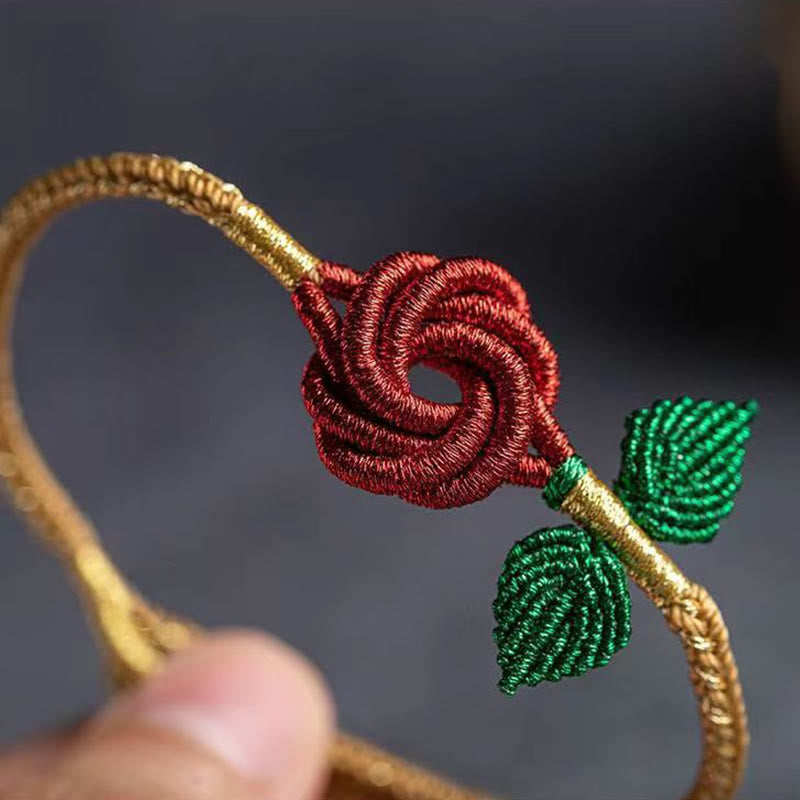 Handgefertigtes rotes Schnurarmband mit achtfädigem Friedensknoten für Glück