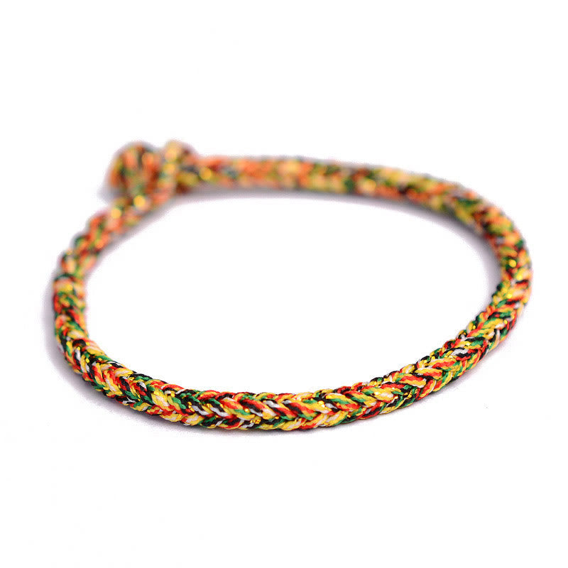 Handgemachtes rotes Armband mit acht Fäden und Friedensknoten