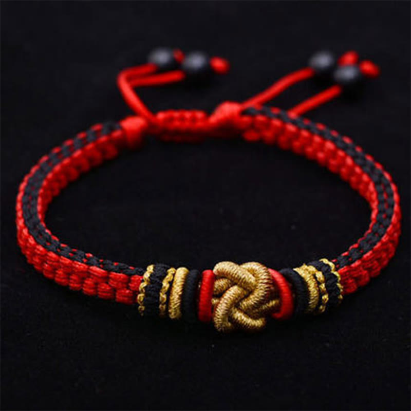 Handgemachtes rotes Armband mit Wahrer Liebe und Knoten für Glück