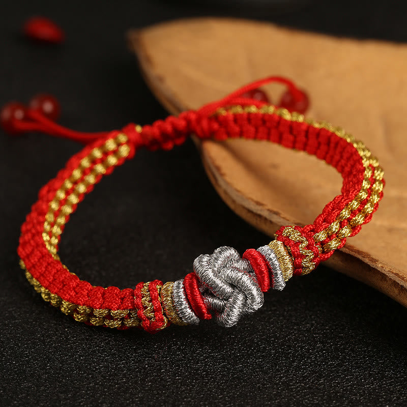 Handgemachtes rotes Armband mit Wahrer Liebe und Knoten für Glück