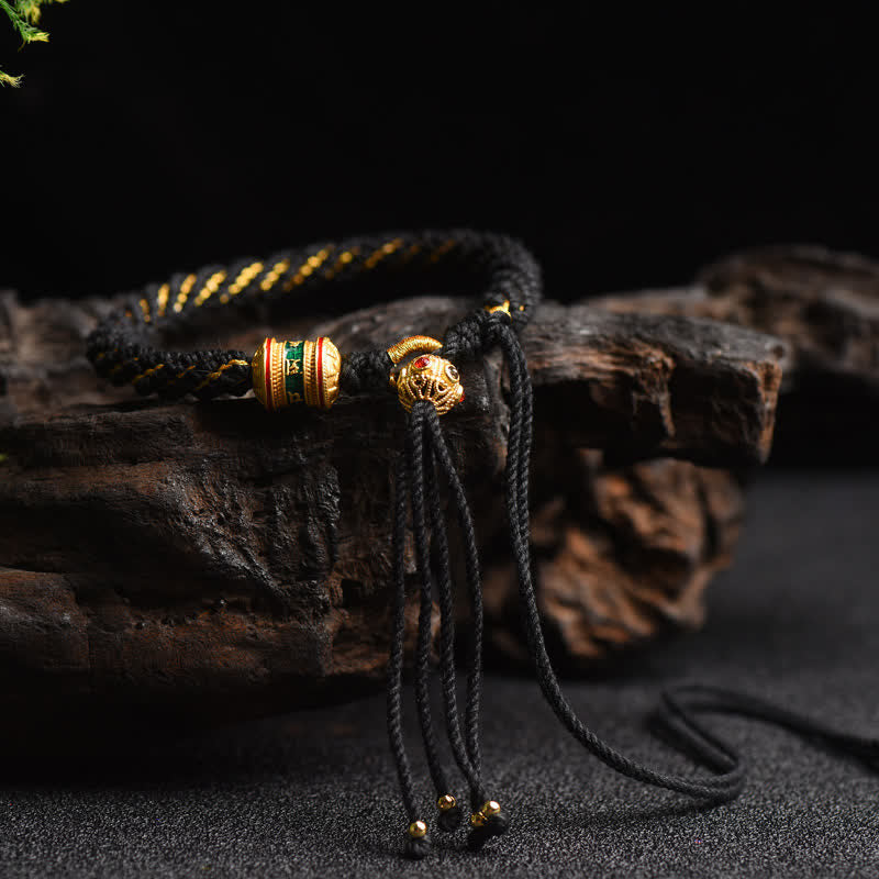 Handgemachtes tibetisches Gebetsrad-Armband mit roter Schnur zum Glück