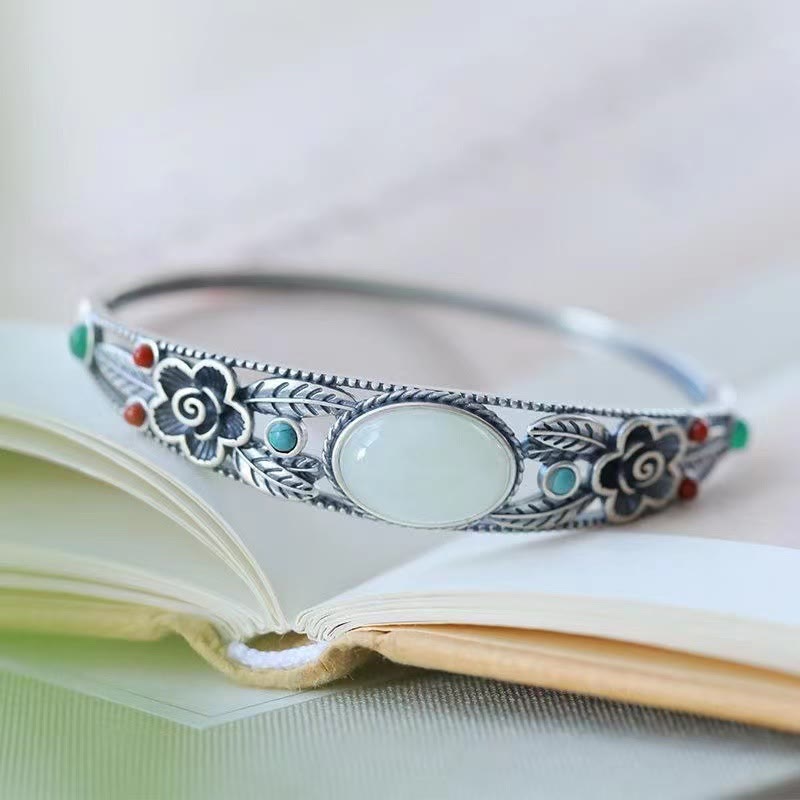 Harmony Luck Jade-Armband mit Blumenblatt-Design
