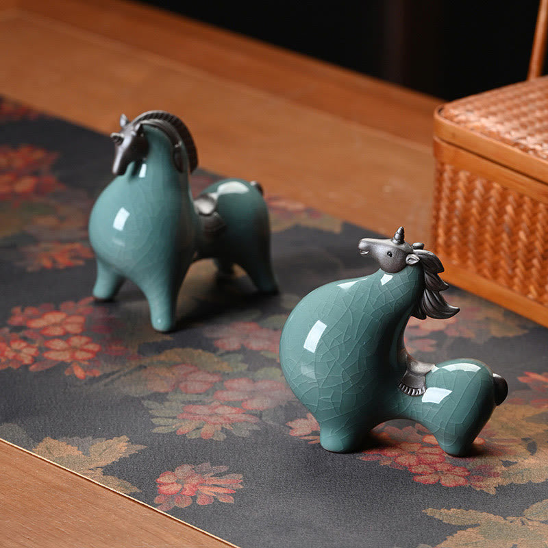 Keramik-Pferdefigur mit gesenktem Kopf, 11 cm, für Erfolg und Freiheit