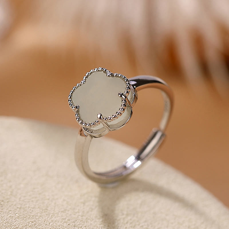 Hetian Jade Blumen-Halskette und Ring-Set aus Sterlingsilber, vergoldet für Glück