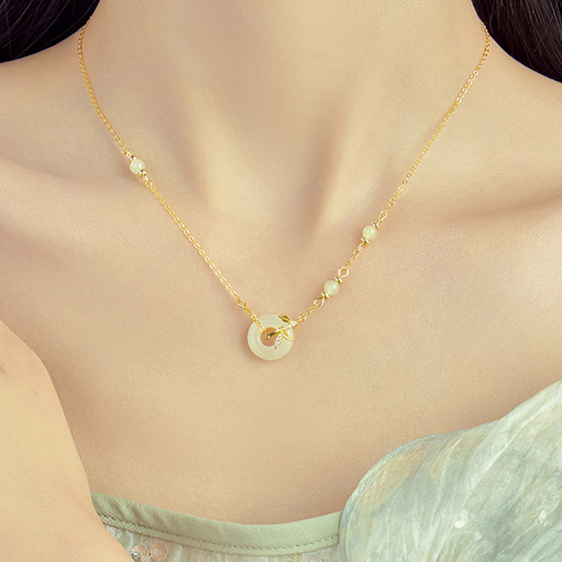 Halskette mit Peace-Schnallen-Anhänger aus Hetian-Jade für Fülle