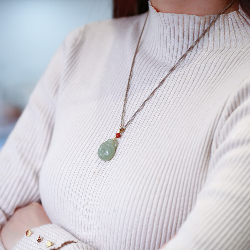 Halskette aus Hetian-Jade für Reichtum und Wohlstand mit Anhänger „Laughing Buddha“