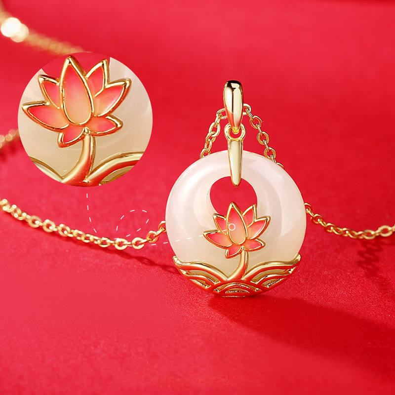 Schutzkette mit Lotusblüte aus Hetian-Weiß-Jade