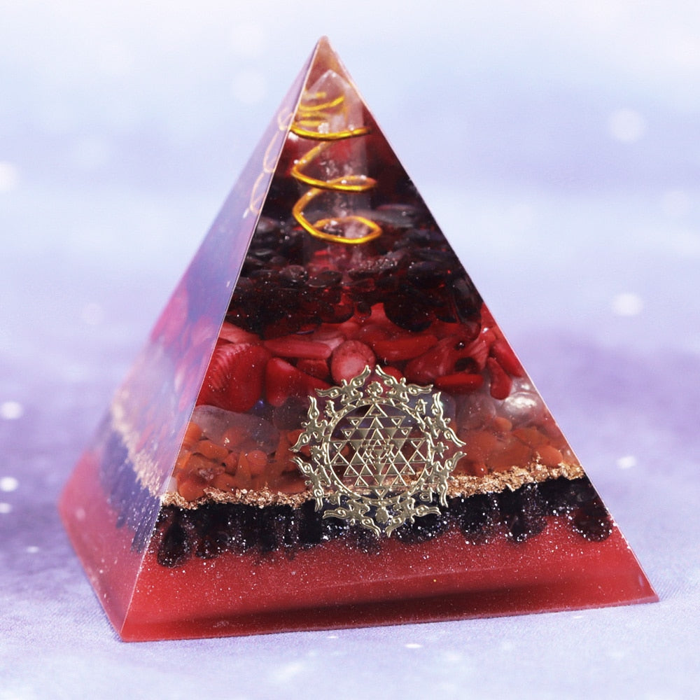 Unendliche Schöpfung Granat Orgonit Pyramide