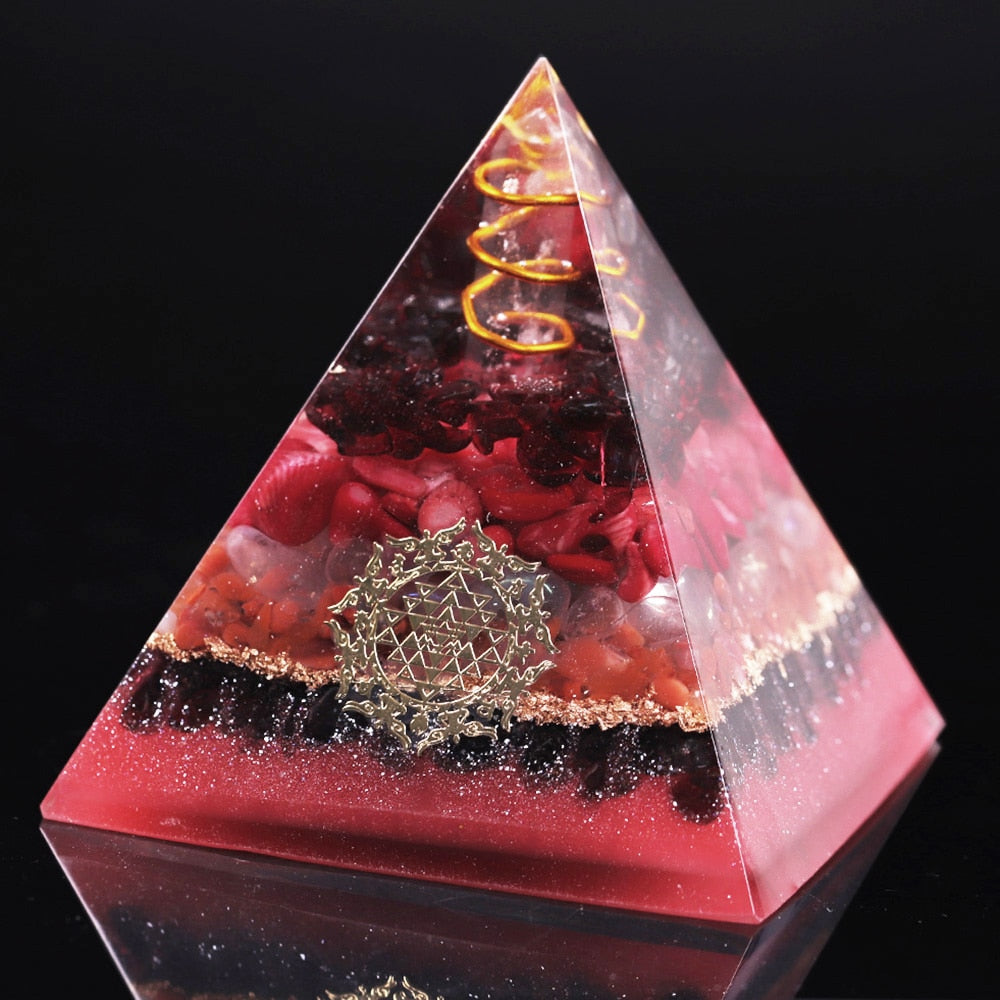 Unendliche Schöpfung Granat Orgonit Pyramide