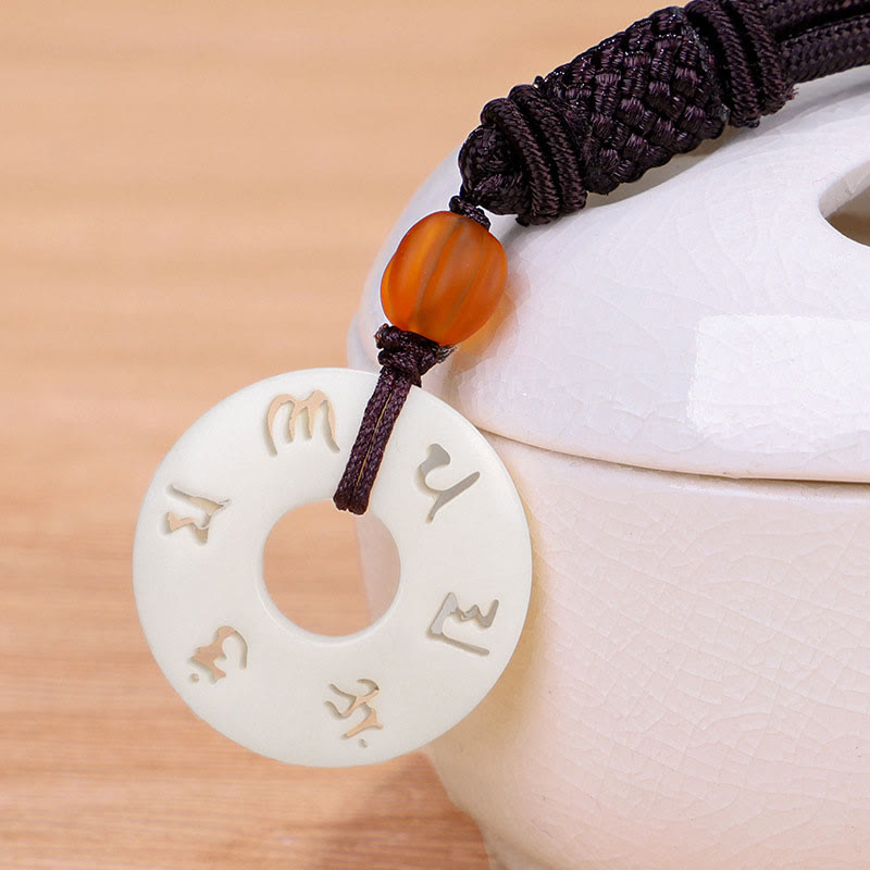 Elfenbeinfarbene Frucht-Halskette „Om Mani Padme Hum“ zum Schutz, 66 cm