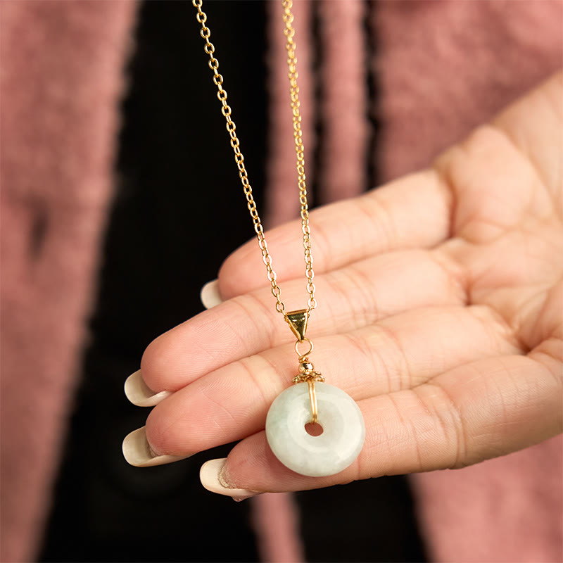 Jade-Friedensschnallen-Halskette für Glück und Schutz