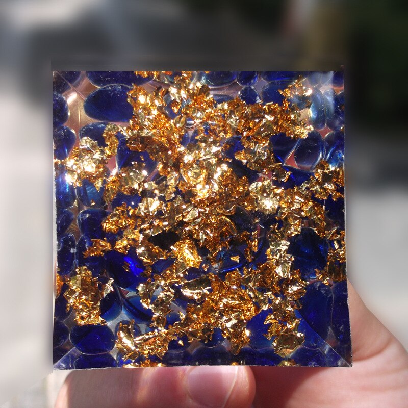 Lapislazuli-Orgonit-Lotuspyramide