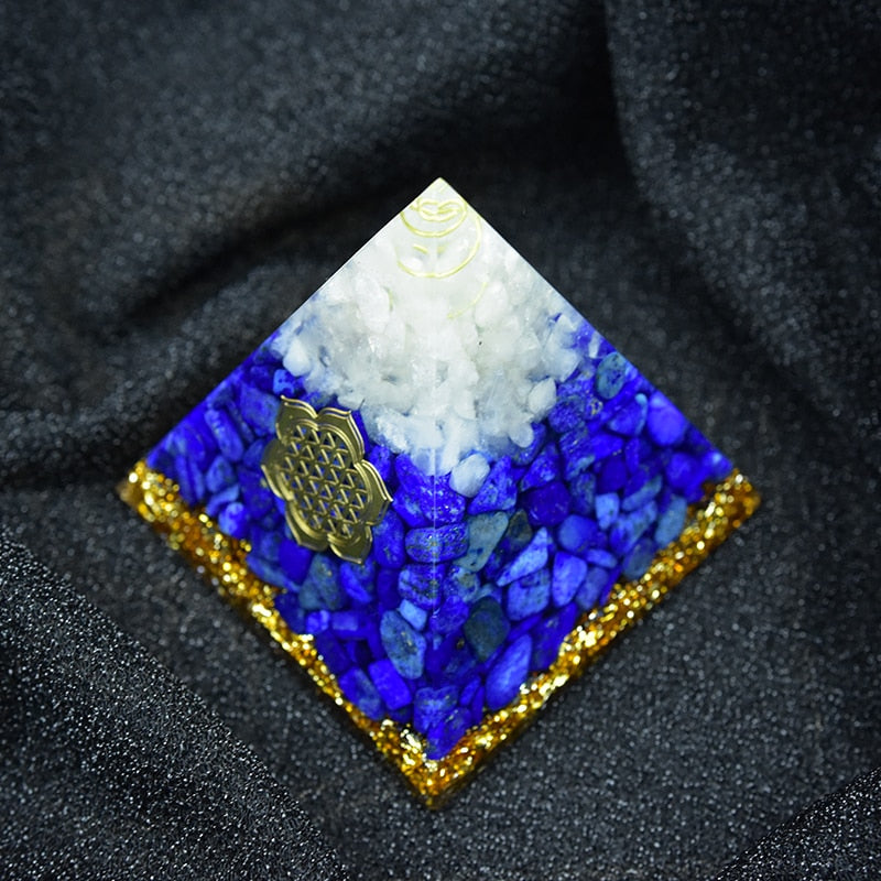 Orgon-Heilpyramide aus Lapislazuli und weißem Kristall