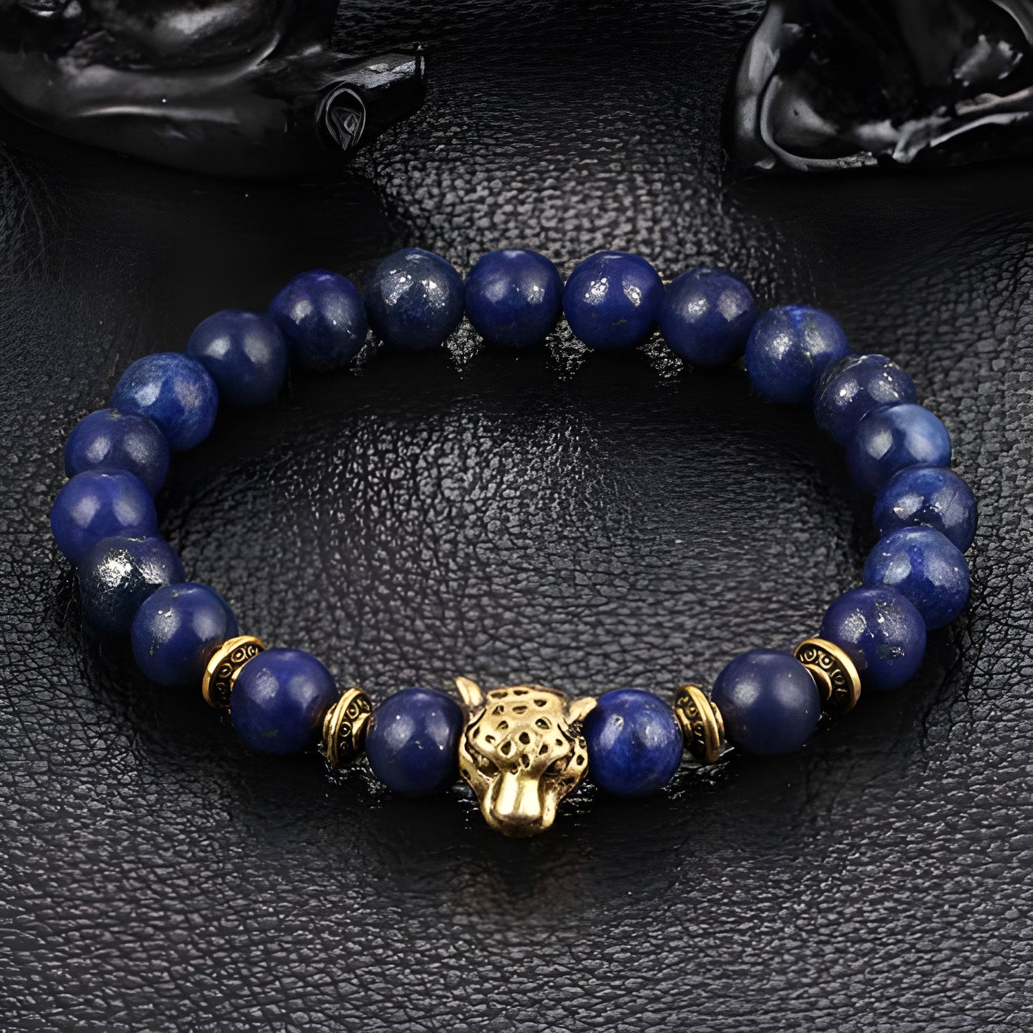 Armband mit Natursteinperlen und Leoparden-Charme