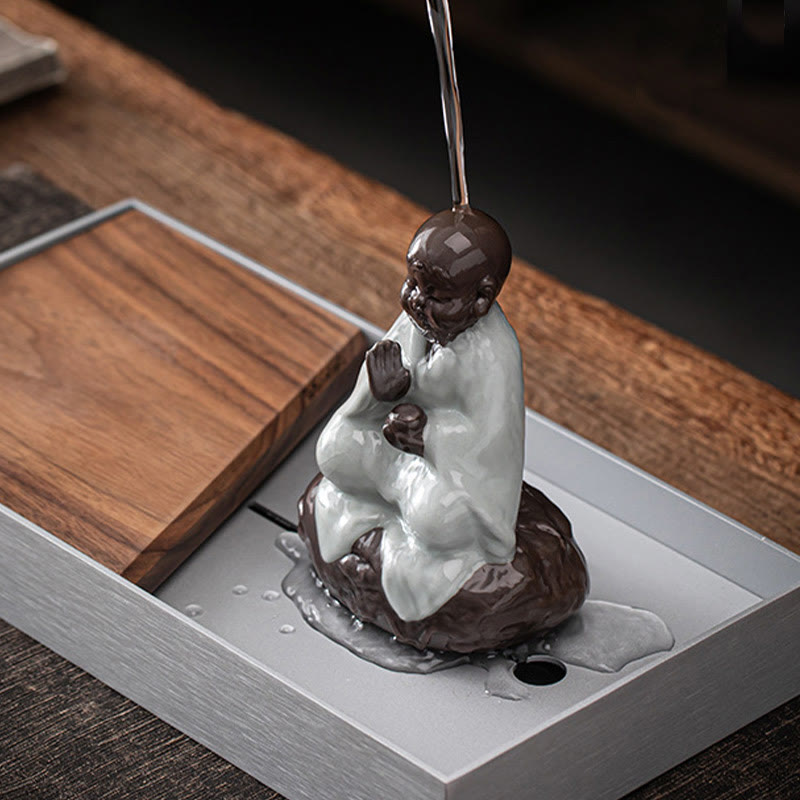 Kleiner Zen-Mönch, Keramik-Teesieb, Meditations-Buddha-Statue