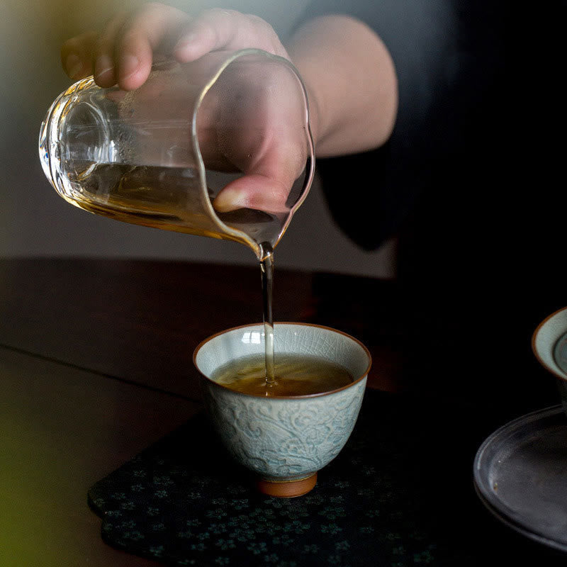 Teetasse aus Keramik mit Lotus-Schnitzerei und Zen-Dekor, 95 ml