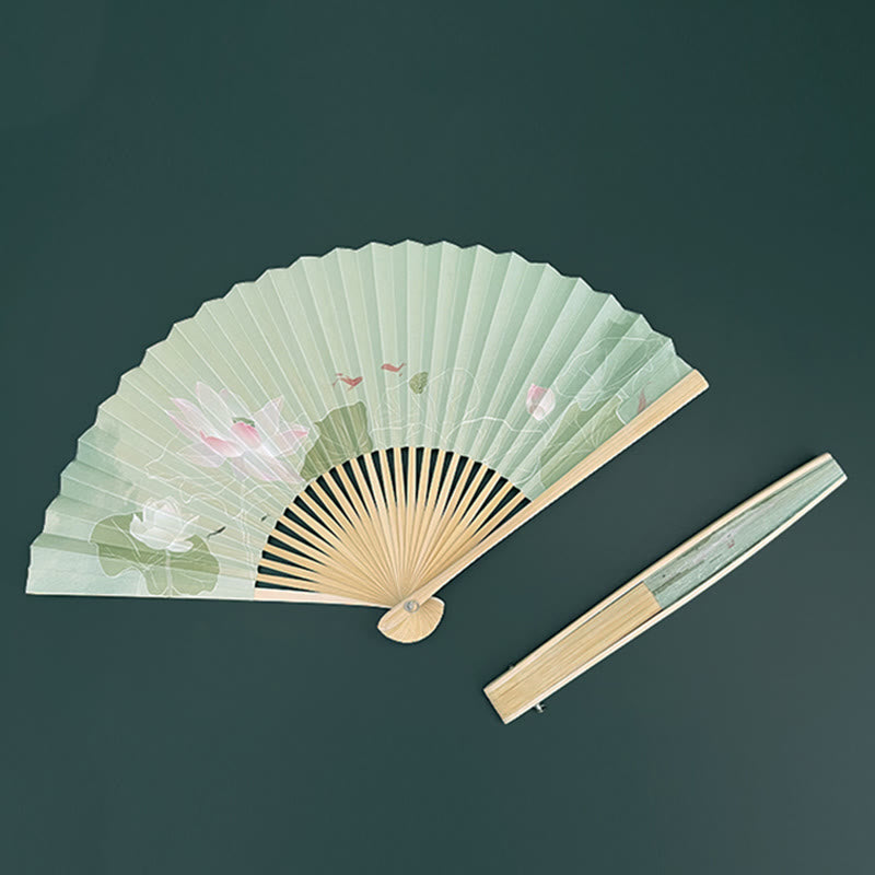 Chinesischer Faltfächer mit Lotusblume und Bambus und Papier