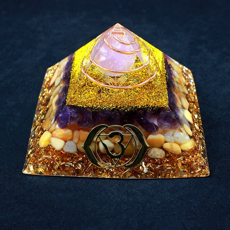 Orgonitpyramide für Liebe und Heilung